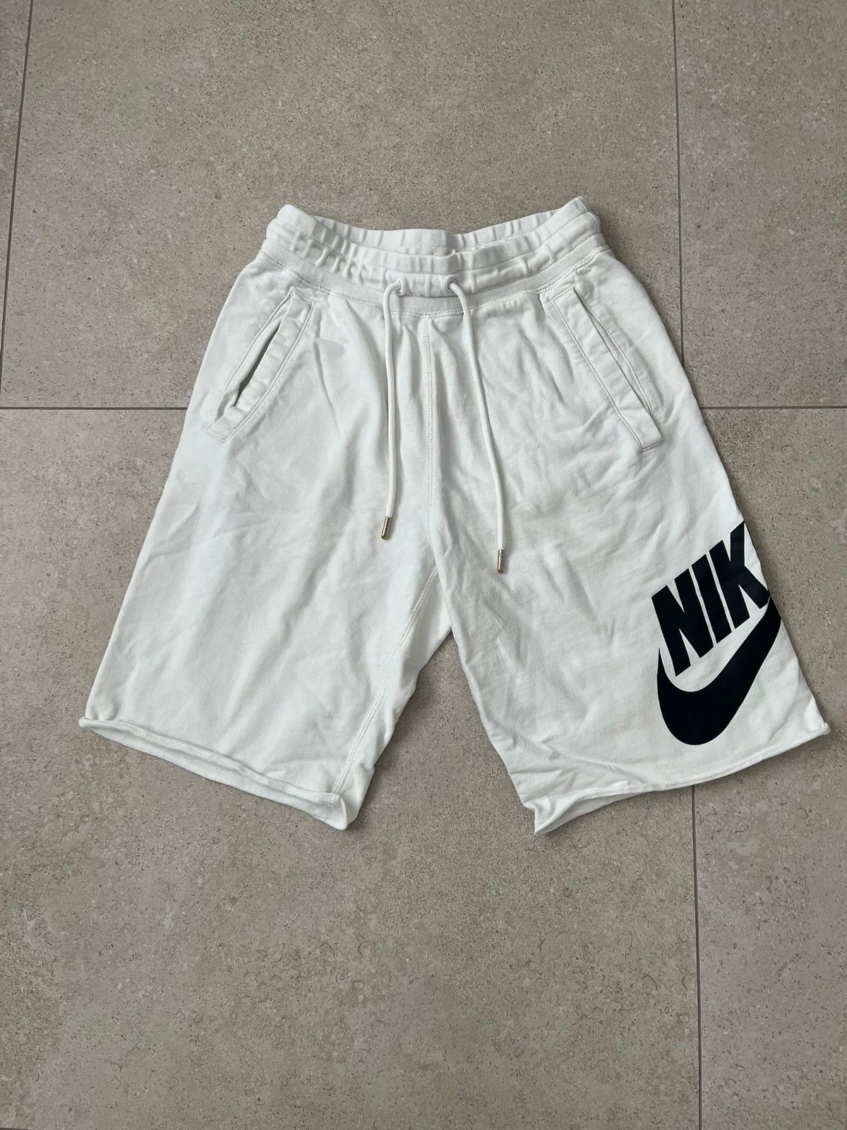 Nike 🩳 Nike Shorts 74 – White (XS) Size US 28 / EU 44 - 1 Thumbnail