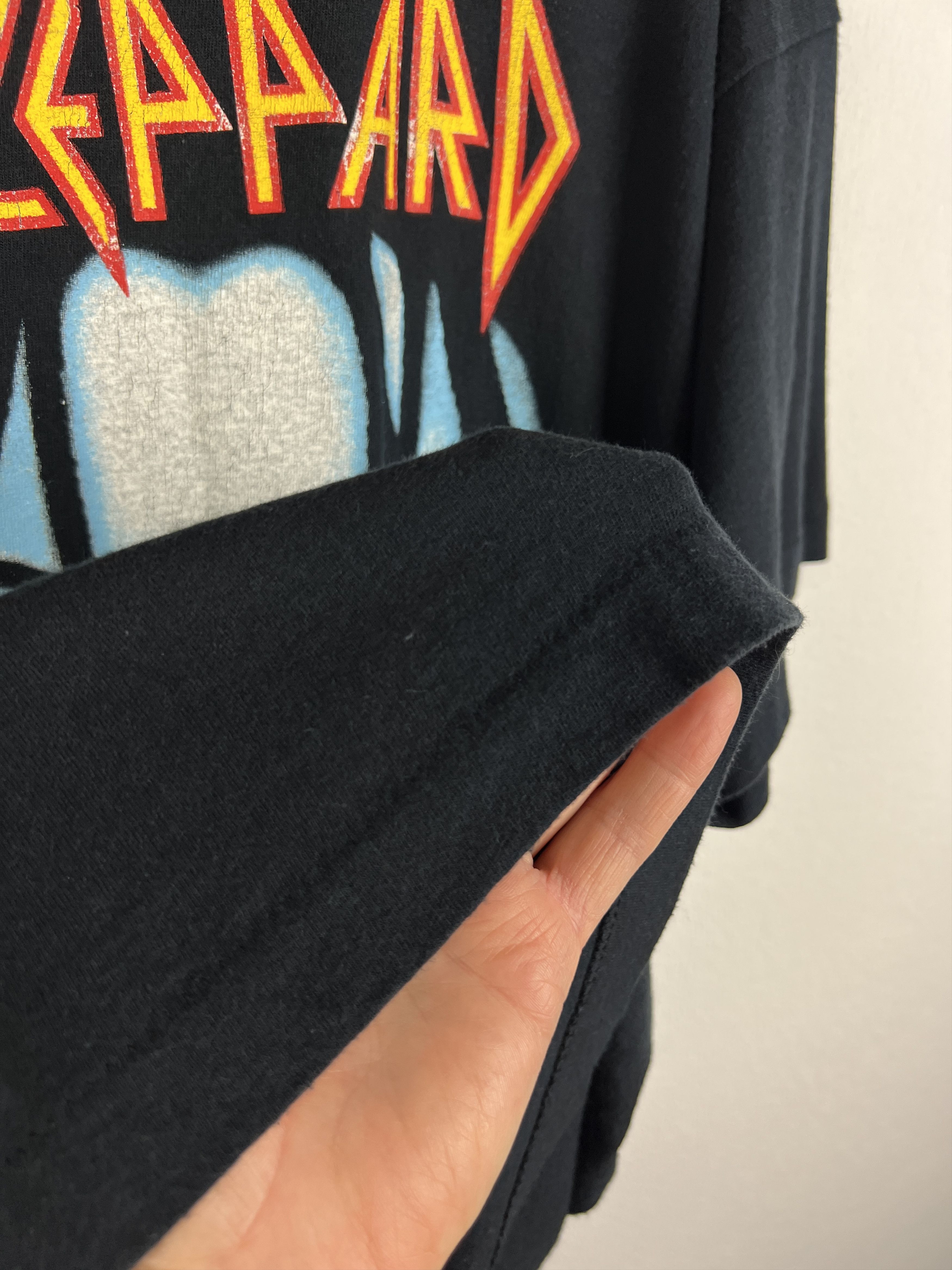 Vintage Def Leppard Tee Shirt Suppose A Rock’s Outta The Question Size US XL / EU 56 / 4 - 6 Thumbnail