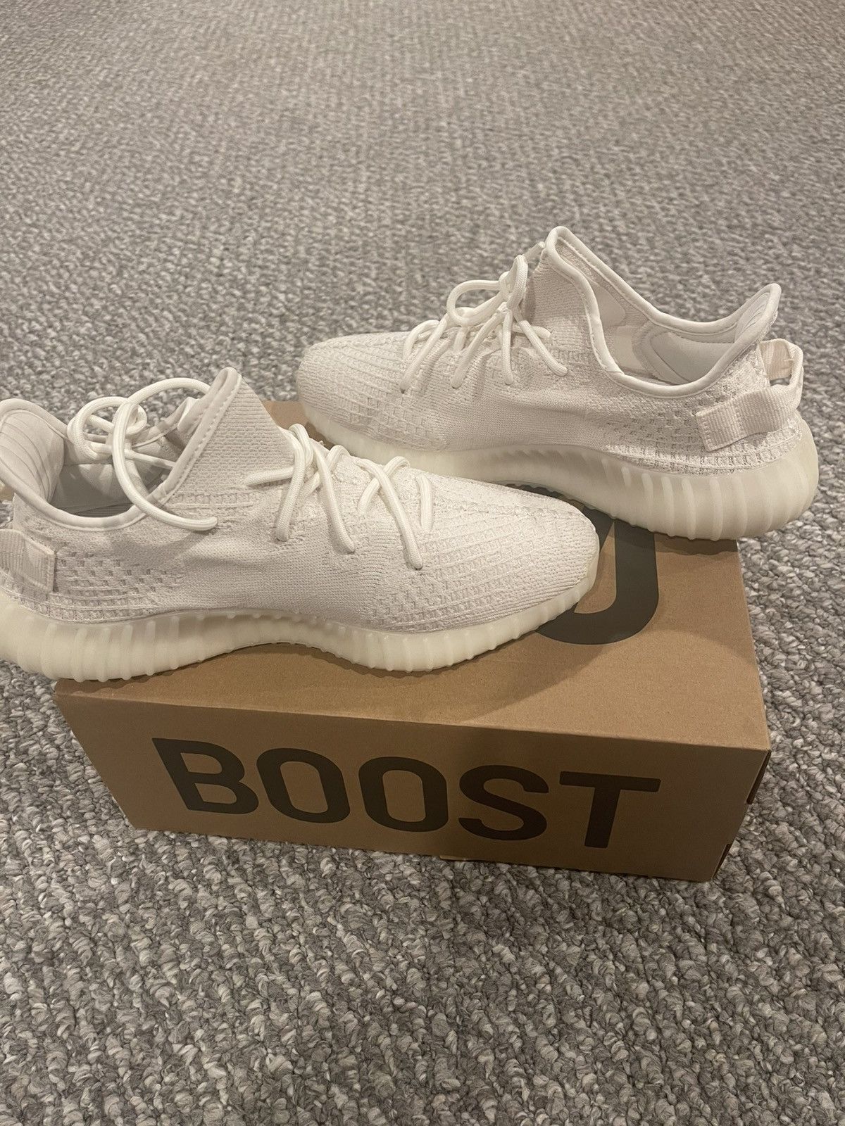 Yeezy Yeezy 350 V2 Bone Size 10 Brand New DS Size US 10 / EU 43 - 2 Thumbnail