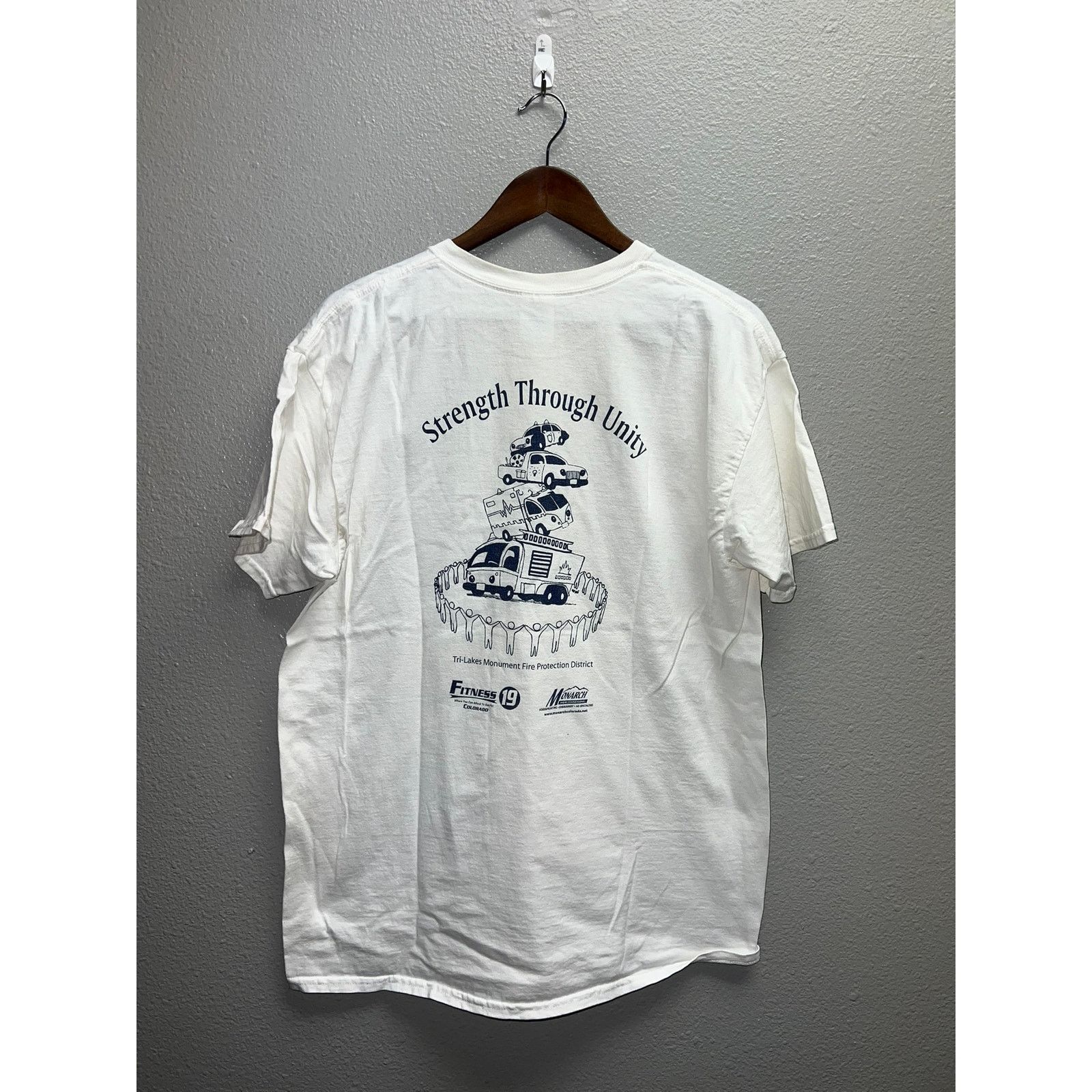 Gildan Vintage Tri Lakes Fire Shirt Department Monument District L Size US L / EU 52-54 / 3 - 1 Thumbnail