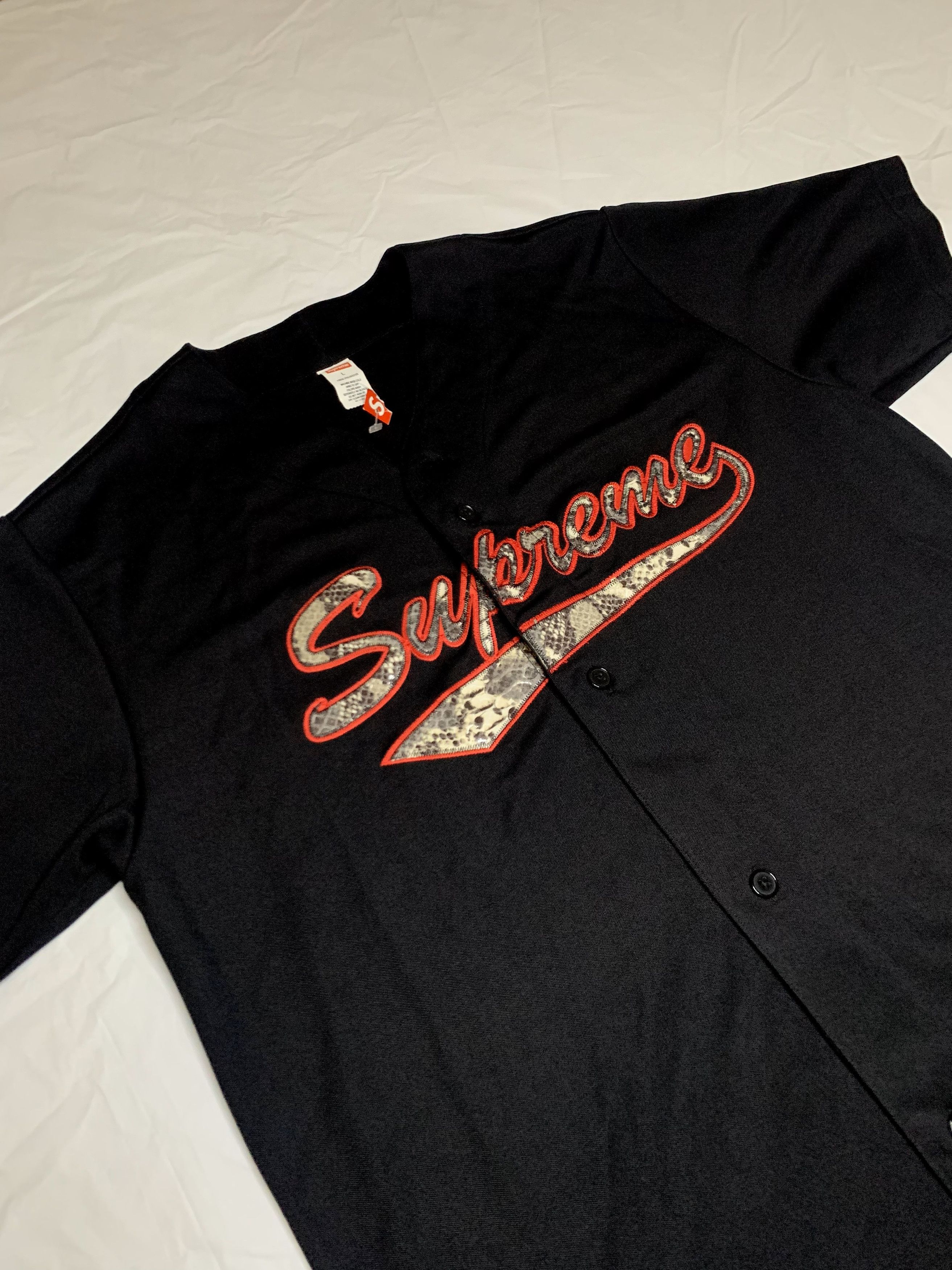 Supreme Supreme FW17 Snake Script Jersey (L) Size US L / EU 52-54 / 3 - 6 Thumbnail