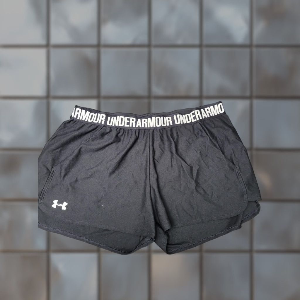 Under Armour Shorts Womens XL Black Heatgear Loose Athletic Running Workout (Size 40)