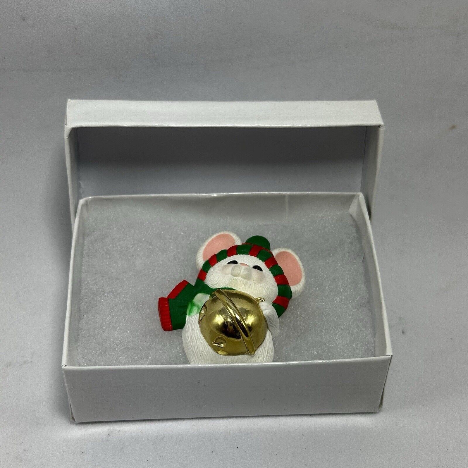 & Other Stories Hallmark White Mouse Jingle Bell Teacher Brooch Pin Button Size ONE SIZE - 6 Thumbnail