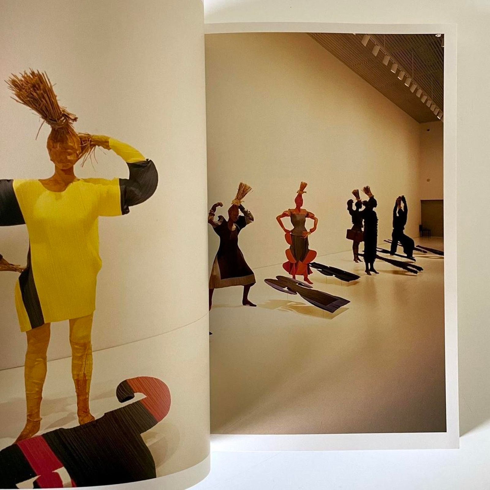 Maison Margiela Visionaries collectors edition catalog Size ONE SIZE - 5 Thumbnail