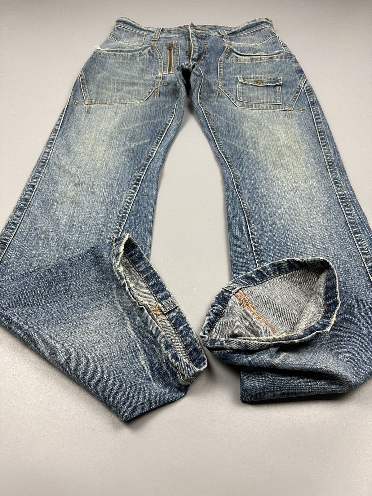 Japanese Brand Distressed Rattle Trap Twist Leg Multipocket Flared Denim Size US 32 / EU 48 - 7 Thumbnail