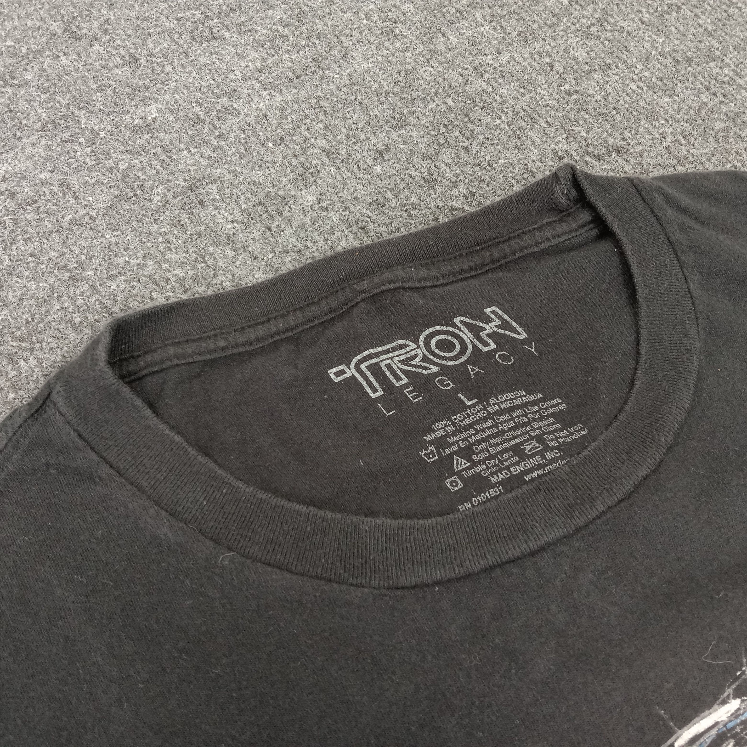 Disney × Vintage TRON Legacy Disney Movie Games Tshirt Size US L / EU 52-54 / 3 - 5 Thumbnail