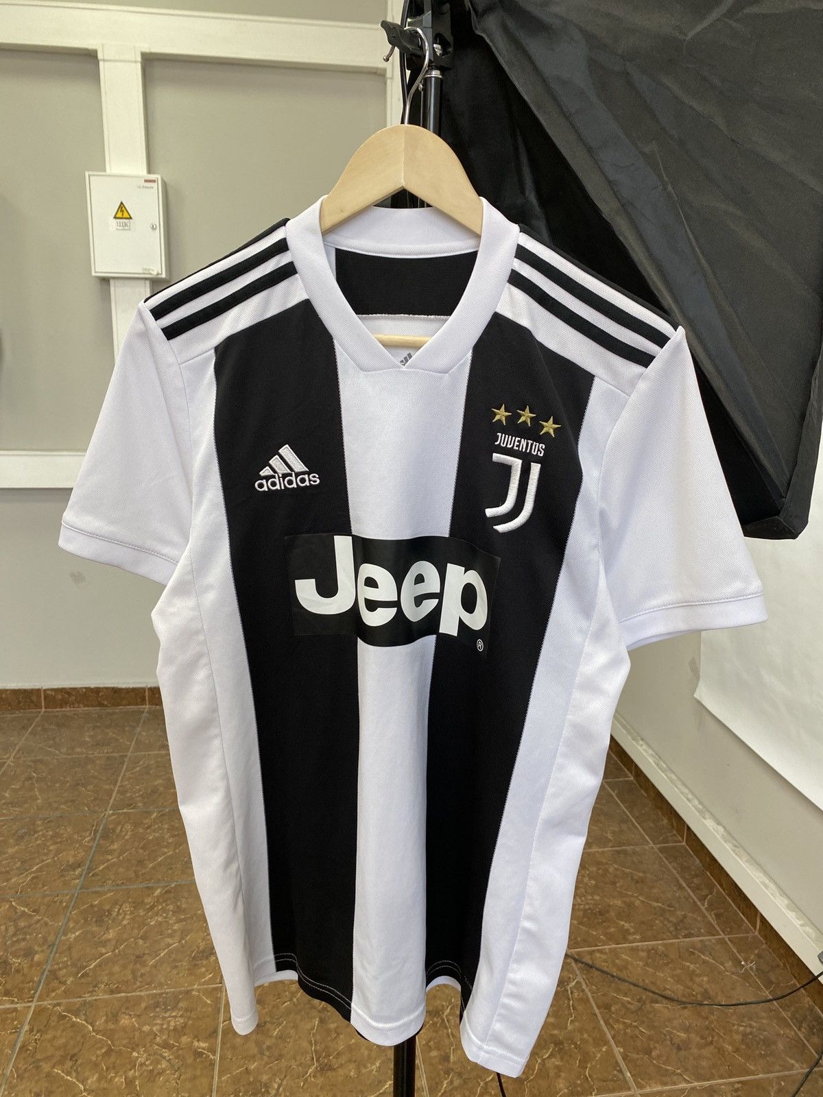 Adidas 🇮🇹 Y2K Adidas Juventus Soccer Jersey T-Shirt Blockore Rare Size US S / EU 44-46 / 1 - 1 Thumbnail