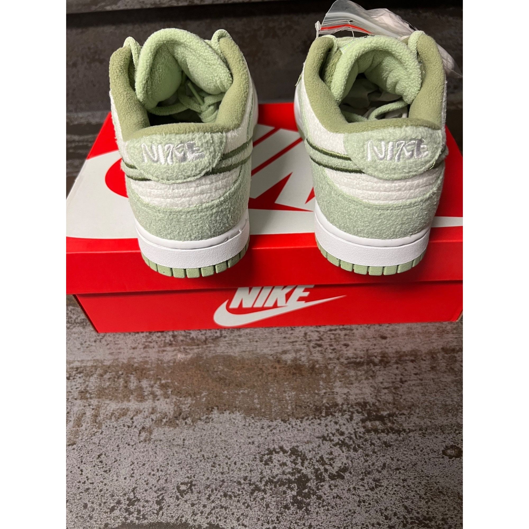 Nike Nike Dunk Low SE Fleece Pack Honeydew Women's Size 10- DQ757 Size US 10 / IT 40 - 9 Thumbnail