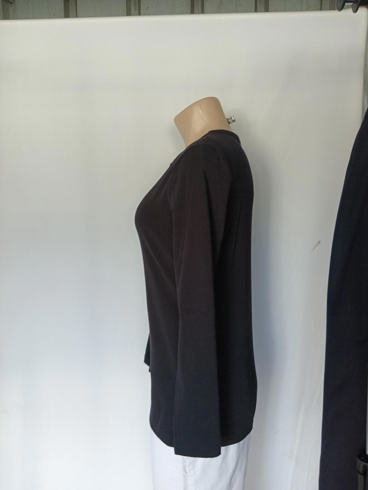 Designer Classic Long Sleeve Crew Neck Top - Versatile Essential Size M / US 6-8 / IT 42-44 - 2 Thumbnail