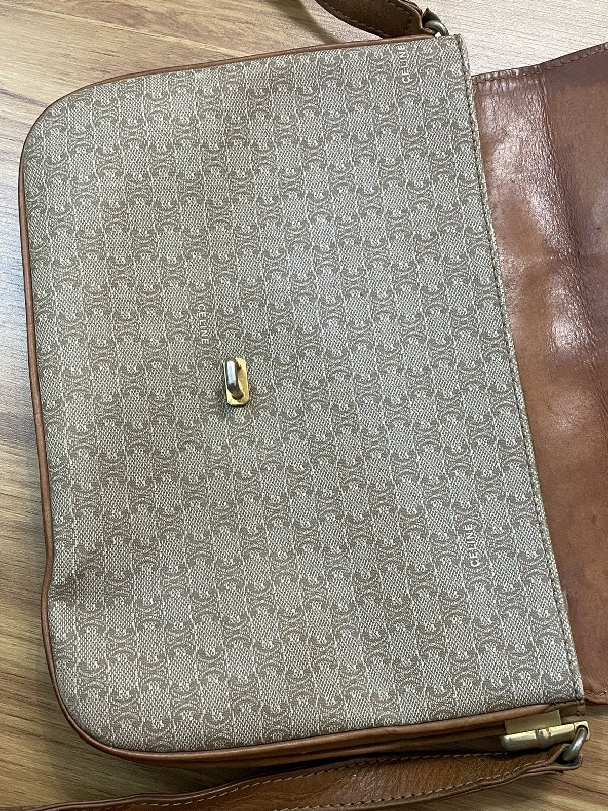 Celine Vintage Celine Macadam Blason Leather Shoulder Bag (M06) Size ONE SIZE - 12 Thumbnail