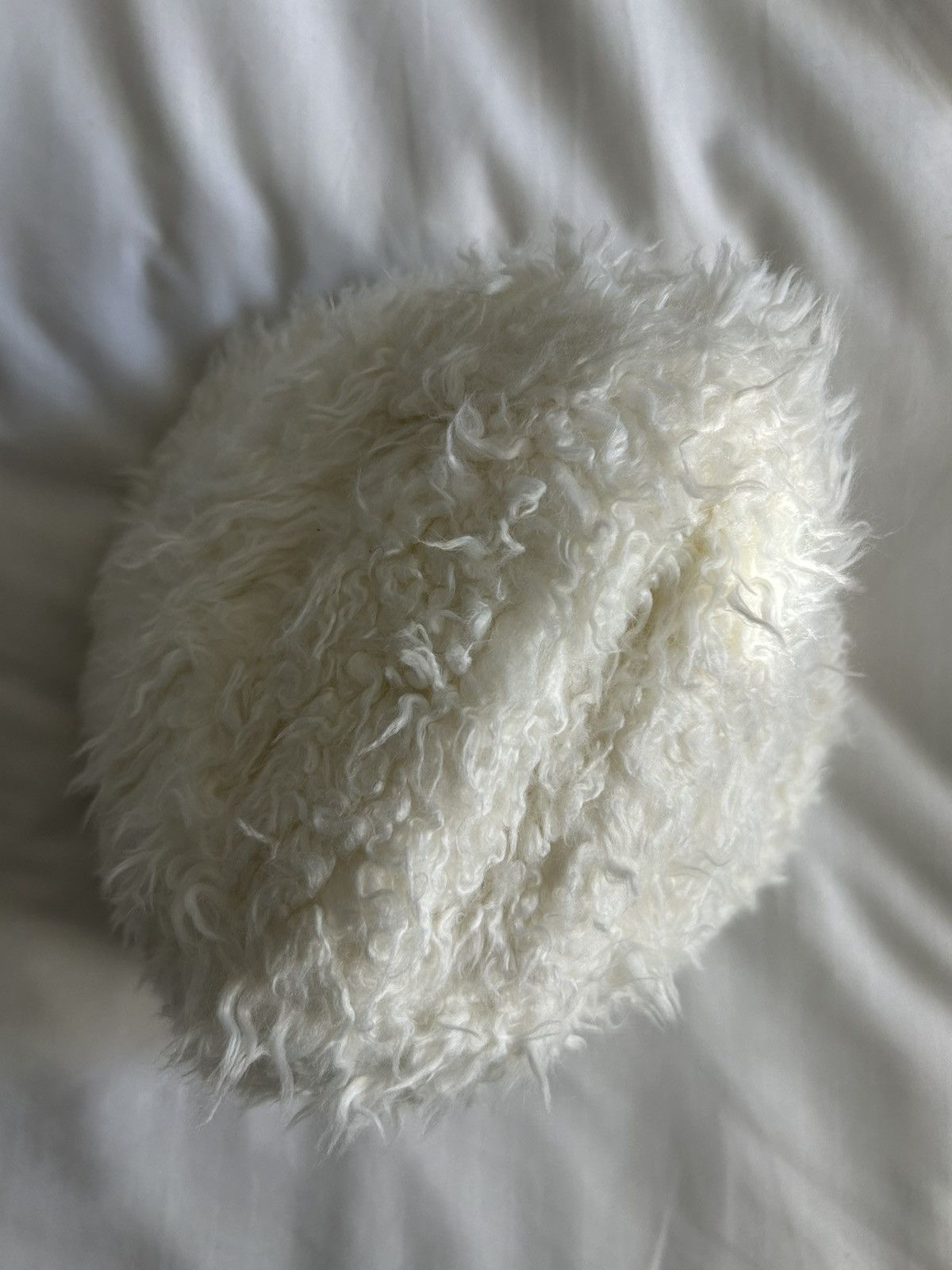 Comme des Garcons SHIRT Comme Des Garcon Shirt Faux Fur Bucket Hat White CDG Italy Size ONE SIZE - 5 Thumbnail