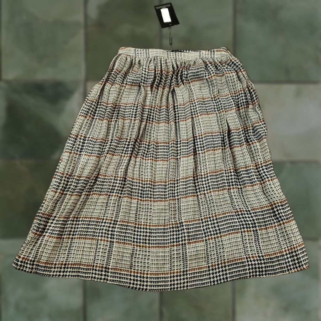 PrettyLittleThing PRETTYLITTLETHING Geometric Skirt Womens Size 12 Gray Blue Midi Lined Casual Size 34" / US 12 / IT 48 - 1 Thumbnail
