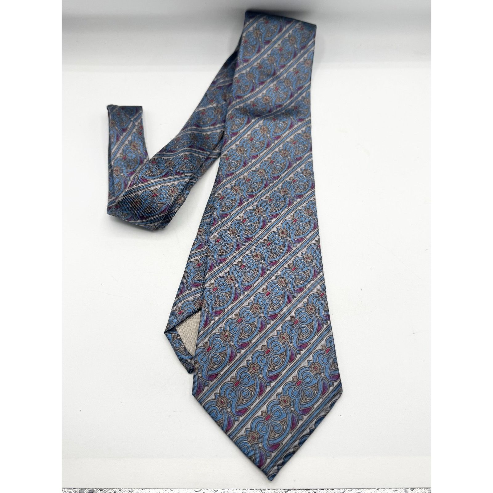 Other Vintage The Metropolitan Museum of Art 100% Silk Tie Necktie Size ONE SIZE - 1 Thumbnail