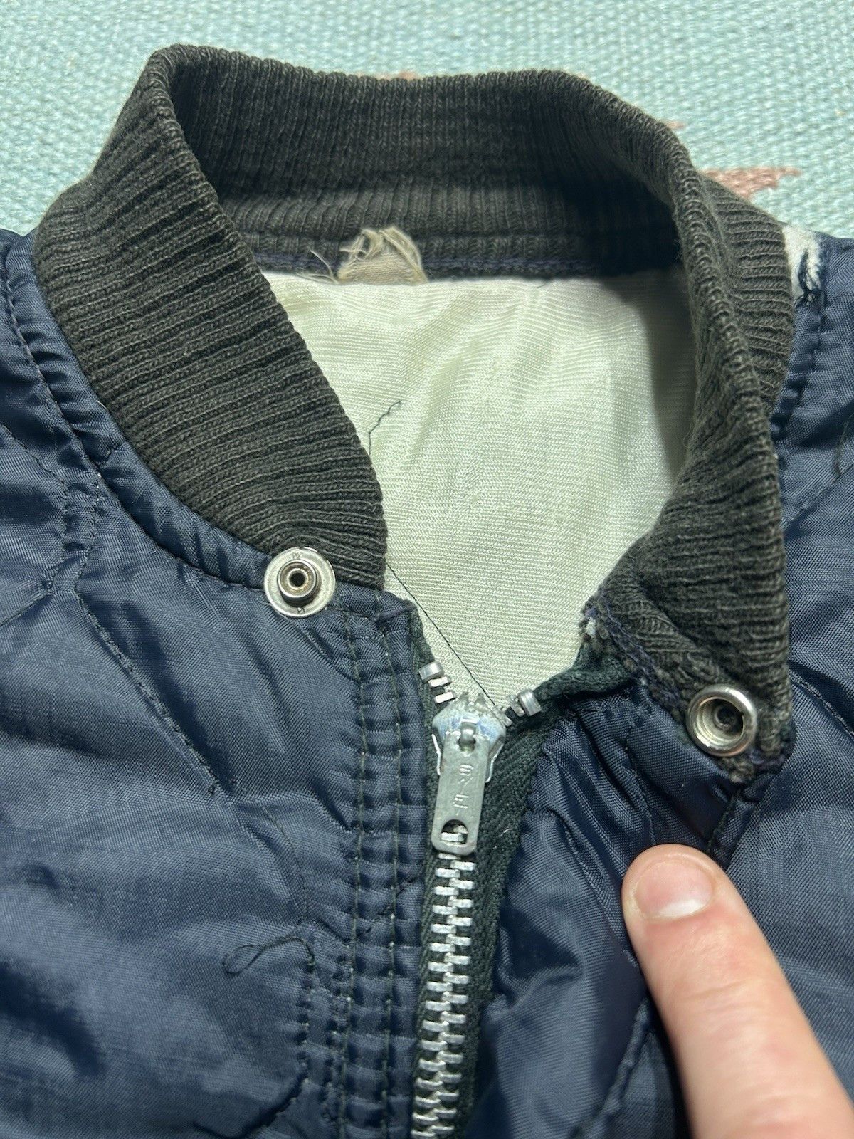 Vintage Vintage 1960s diamond quilted jacket navy zip nylon small Size US S / EU 44-46 / 1 - 6 Thumbnail