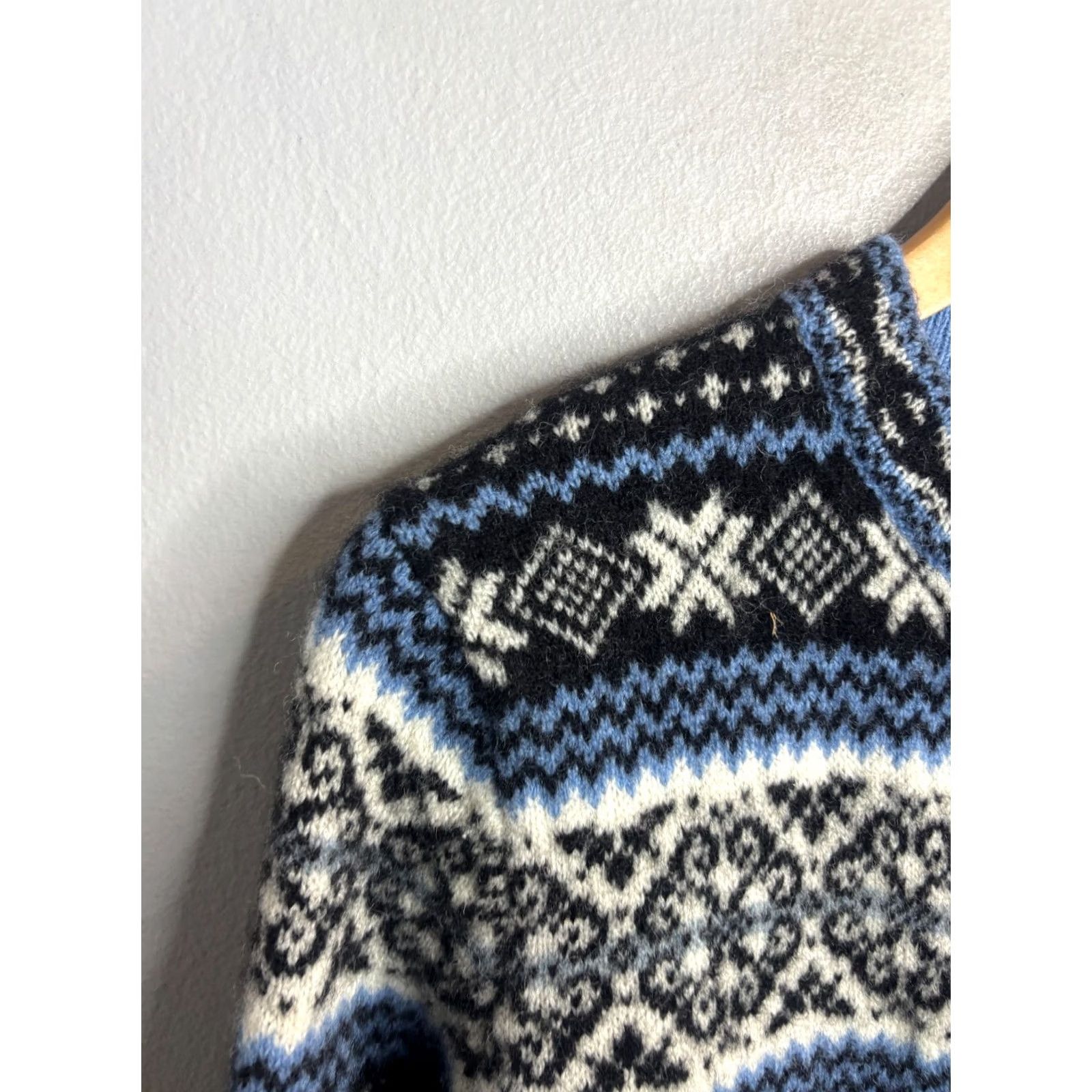 Vintage Vintage Susan Bristol Cardigan Sweater Wool Nordic Blue Crew Neck Button Accents 8/10 Regular M Womens Fashion Coastal Vintage Knit Winter 80s 90s Size M / US 6-8 / IT 42-44 - 2 Thumbnail