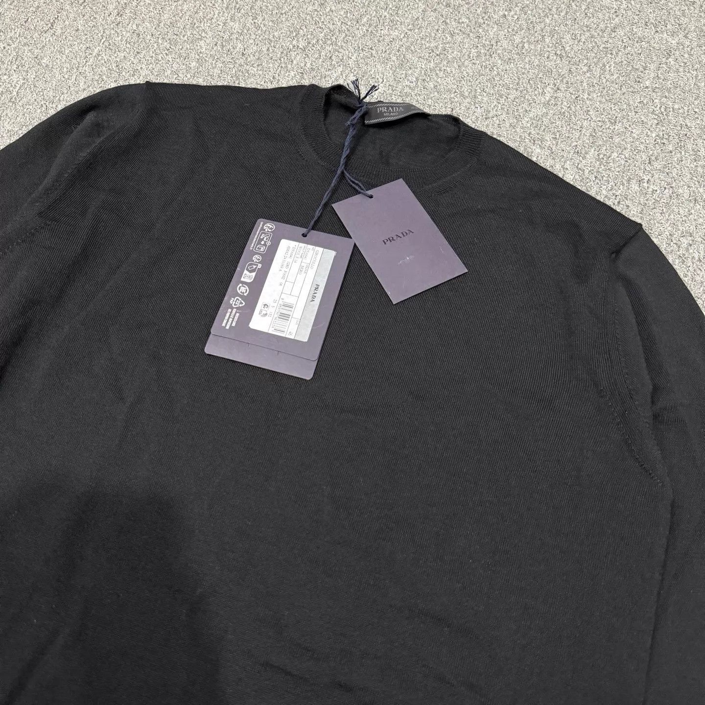 Prada Prada 24 Black Cashmere Knit LS 46 NWT Size US S / EU 44-46 / 1 - 4 Thumbnail