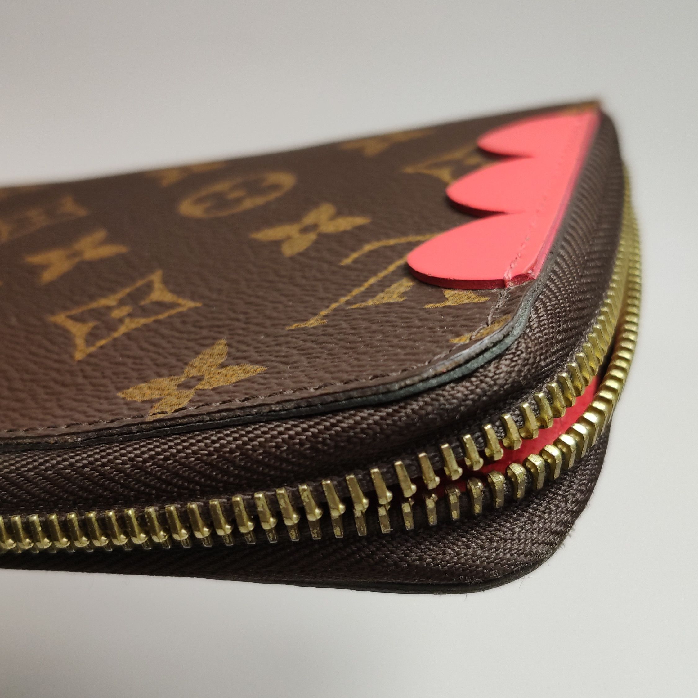 Louis Vuitton Louis Vuitton (LV) Zippy cowhide colorblocked Monogram prin Size ONE SIZE - 9 Thumbnail