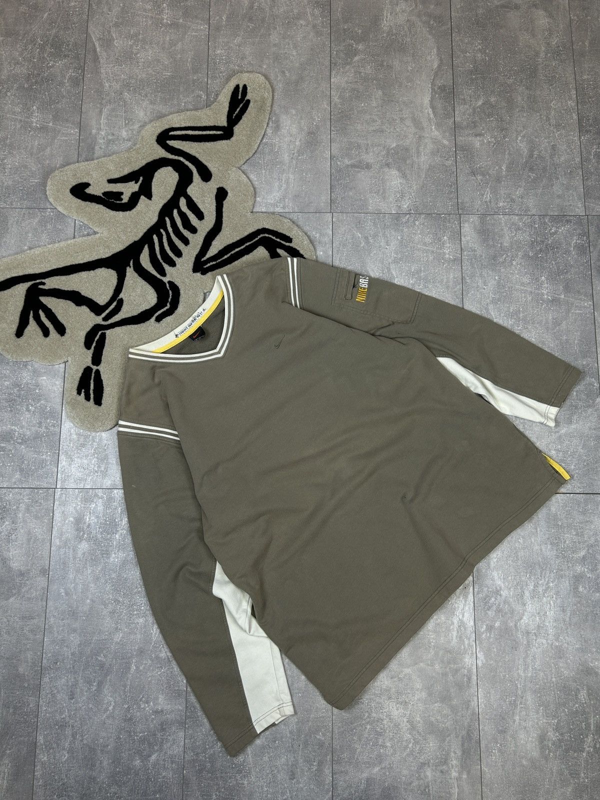 Nike Mens Vintage Nike Basketball Sweatshirt basic swoosh brown Size US XL / EU 56 / 4 - 1 Thumbnail