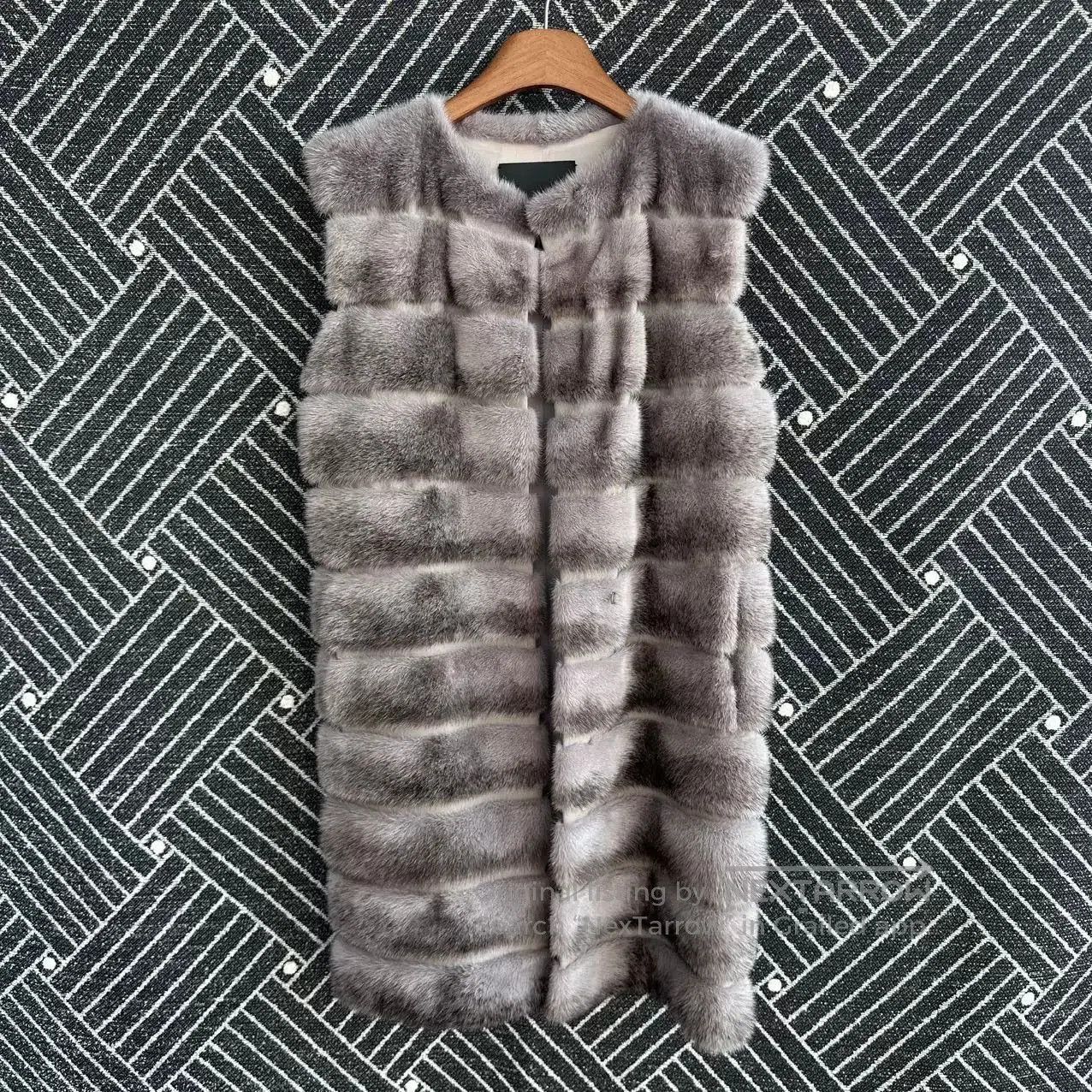 Fendi Fendi Fur Vest Size 40. Size S / US 4 / IT 40 - 1 Thumbnail