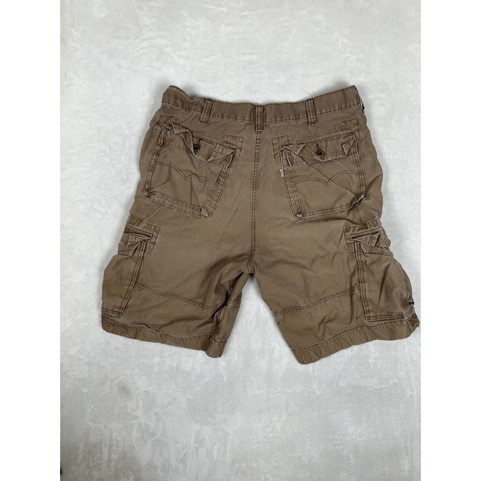 Levi's Vintage Levi’s Khaki Tan Cargo Shorts Size 38 Baggy Y2K Skat Size US 38 / EU 54 - 7 Thumbnail