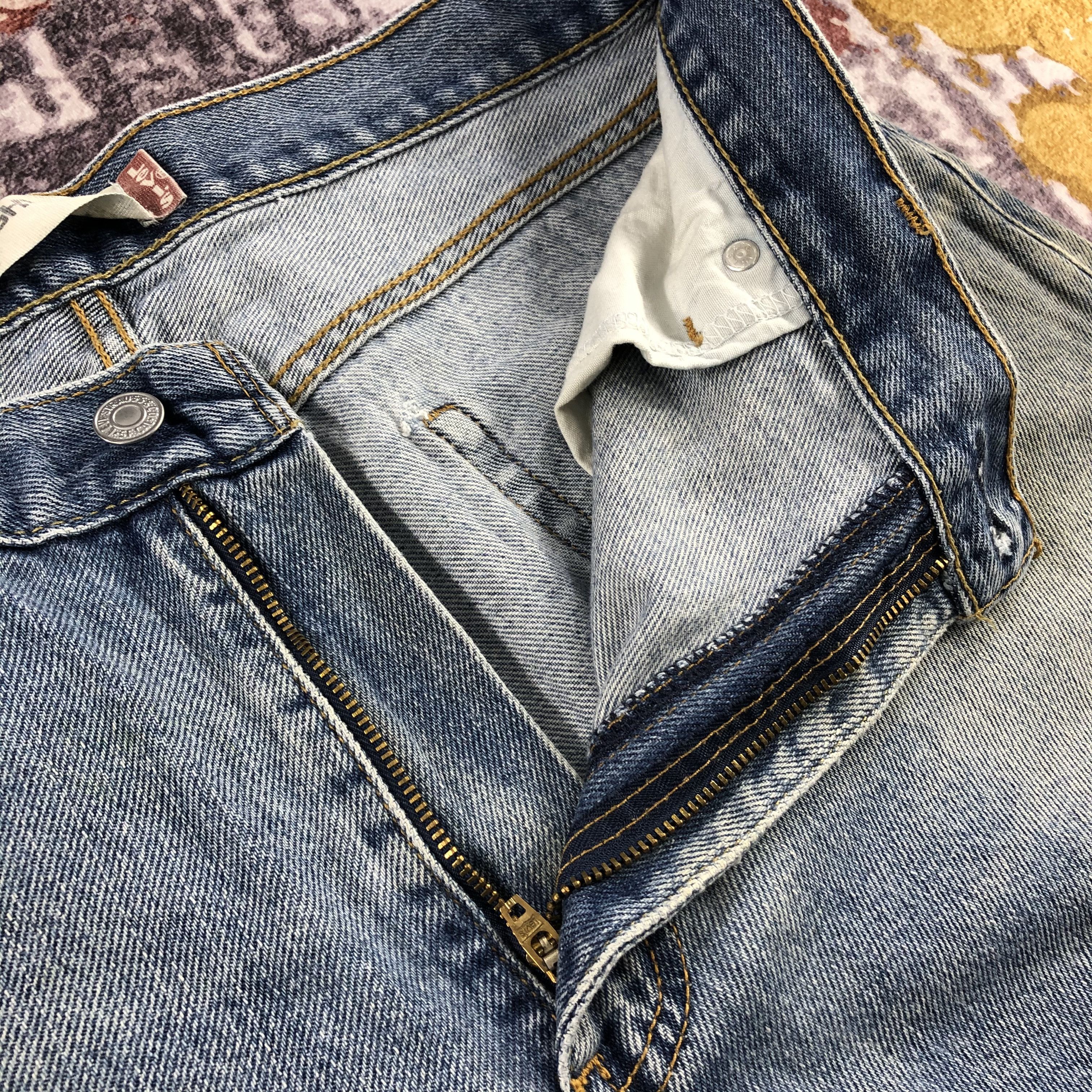 Levi's × Vintage Vintage Blue Wash Levis 505 Jeans-JM2631 Size US 35 - 11 Thumbnail