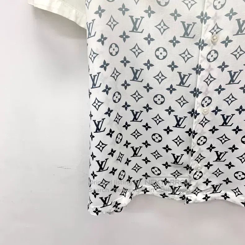 Louis Vuitton Louis Vuitton White logo presbyopic gradient full print la Size US L / EU 52-54 / 3 - 4 Thumbnail