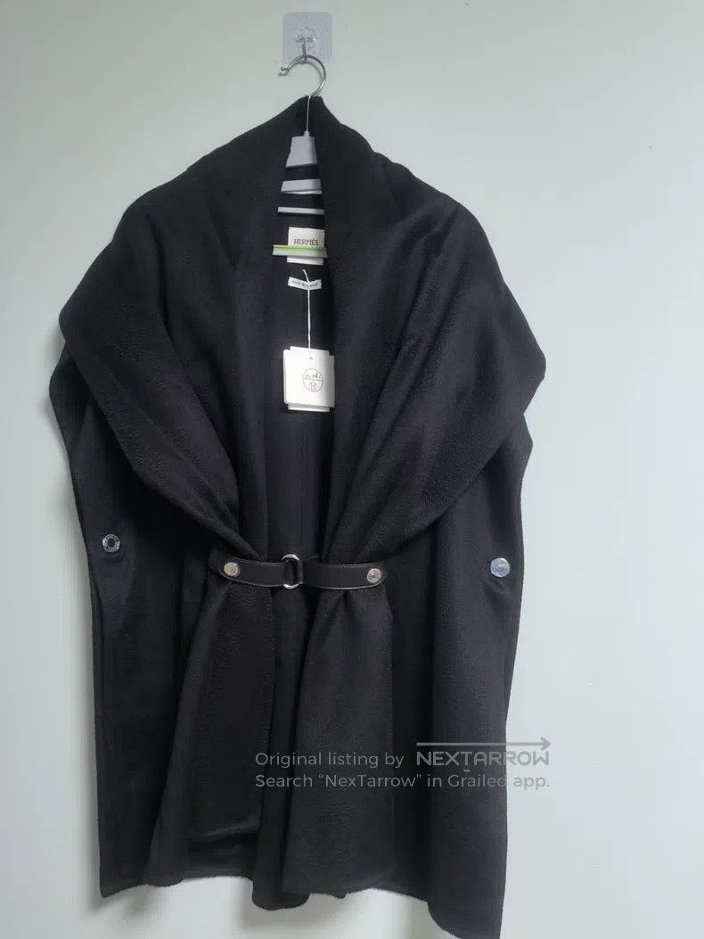 Hermes Hermes Black cashmere cloak, 100% cashmere material Size XXS / US 00 / IT 34 - 1 Thumbnail