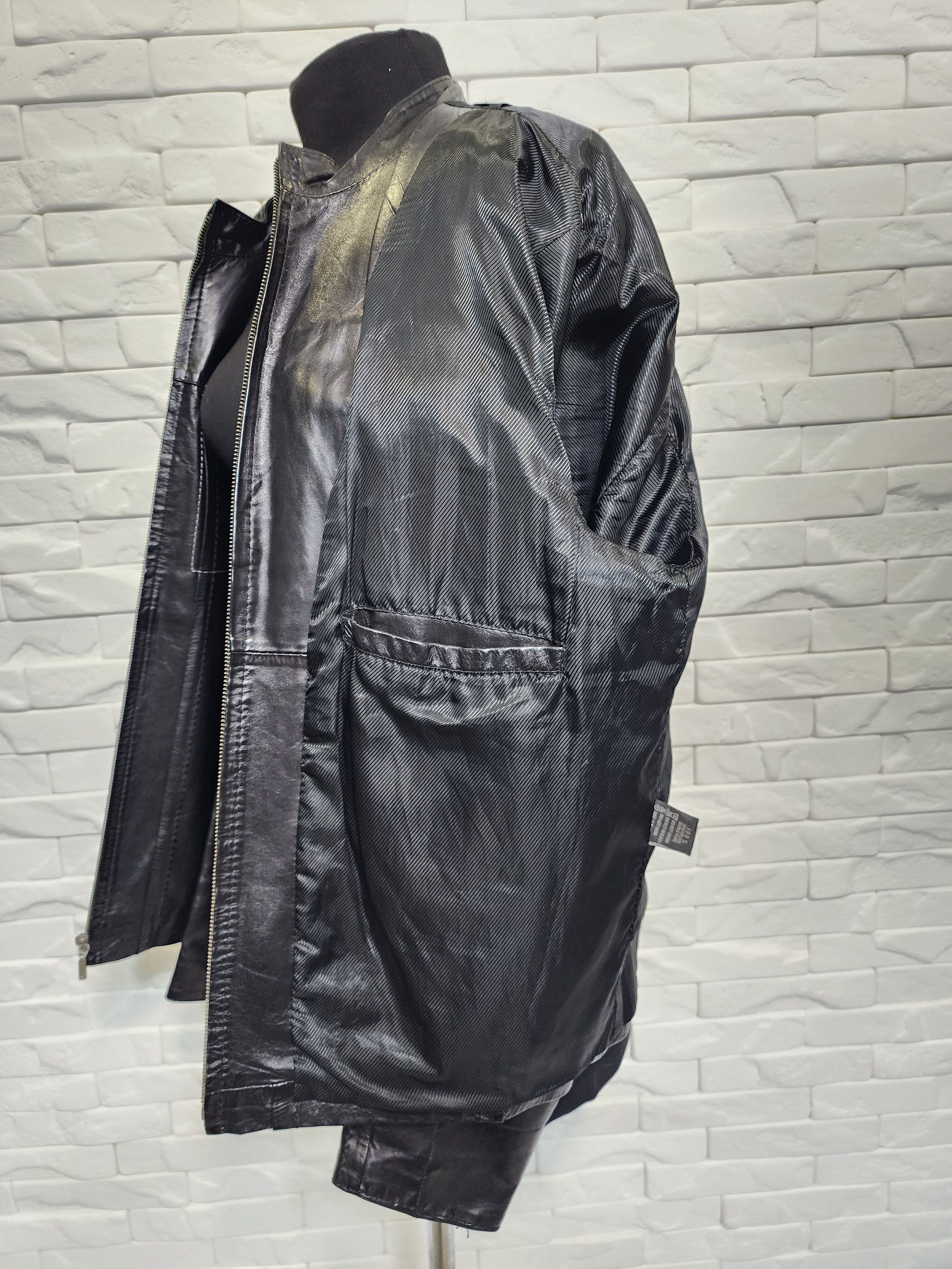 Genuine Leather Men's Black Genuine Leather Jacket: Zippered Pockets Size US L / EU 52-54 / 3 - 9 Thumbnail