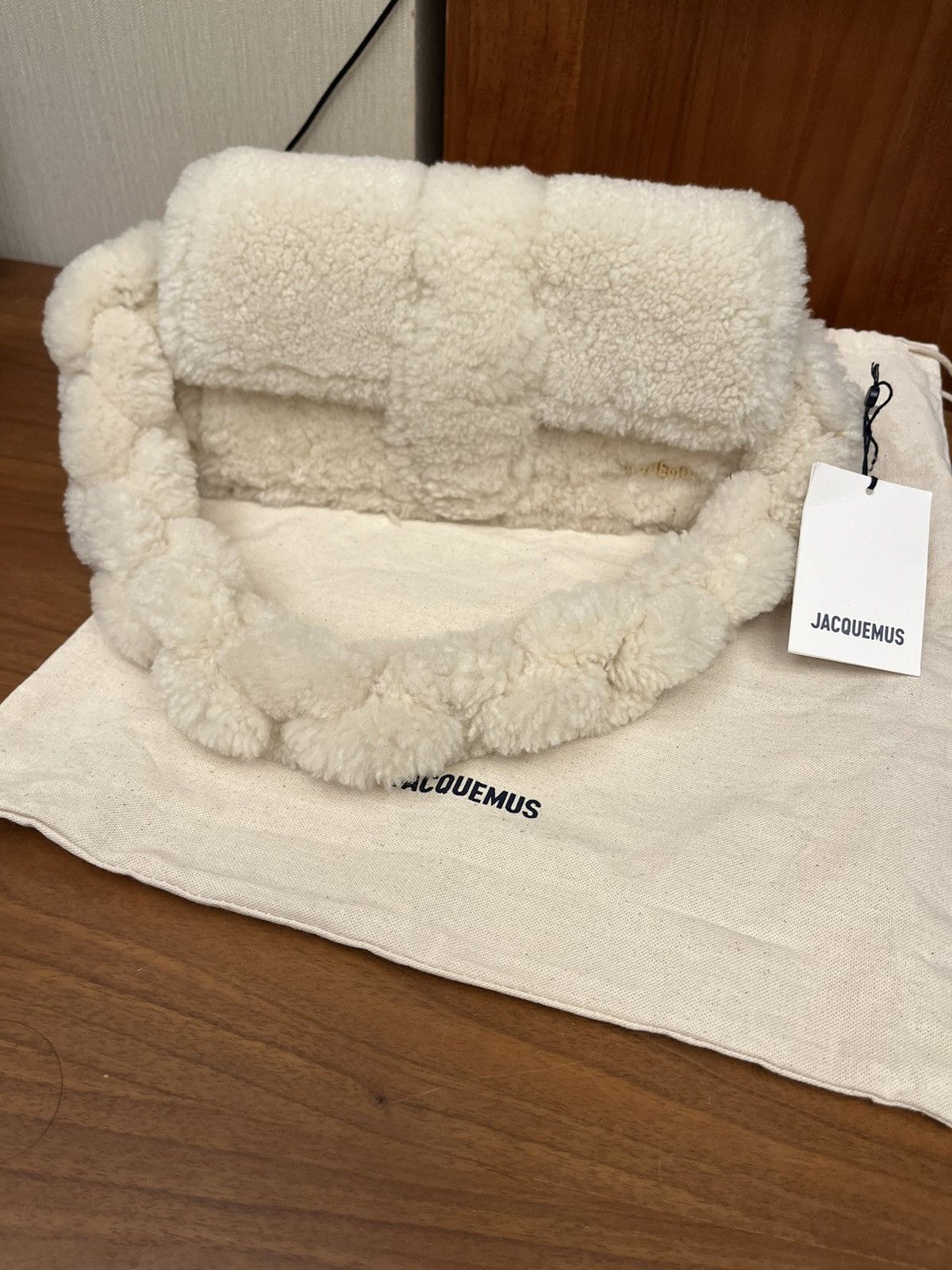 Jacquemus Authentic BRAND NEW JACQUEMUS LE BAMBIDOU SHEARLING FLAP BAG Size ONE SIZE - 3 Thumbnail