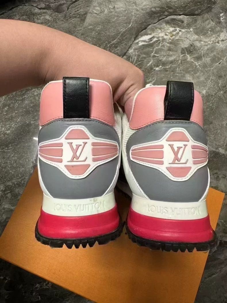 Louis Vuitton Louis Vuitton White run away sneakers Size US 6 / IT 36 - 3 Thumbnail