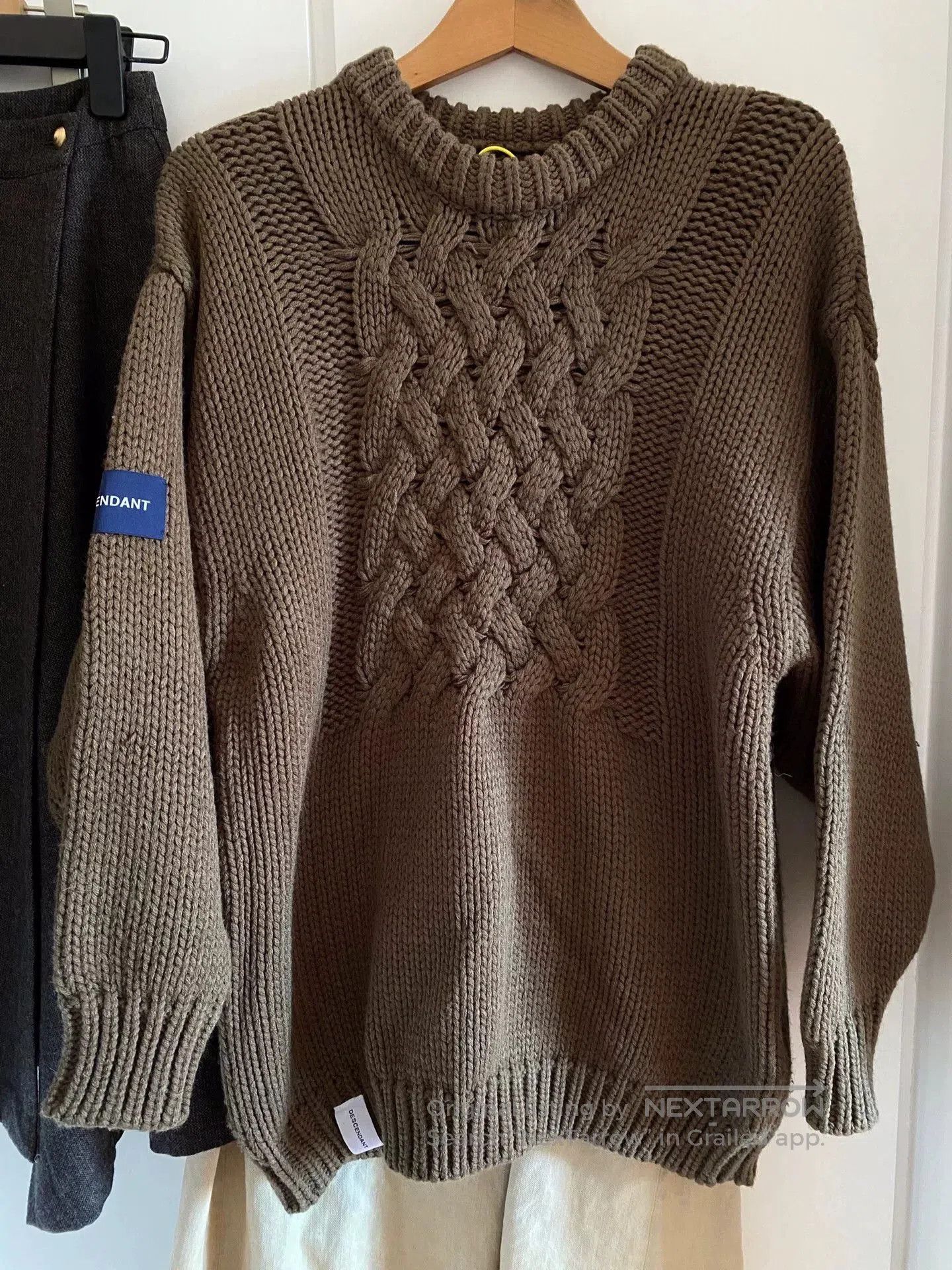 Descendant vintage descendent knitted sweater in olive green. Size US M / EU 48-50 / 2 - 1 Thumbnail