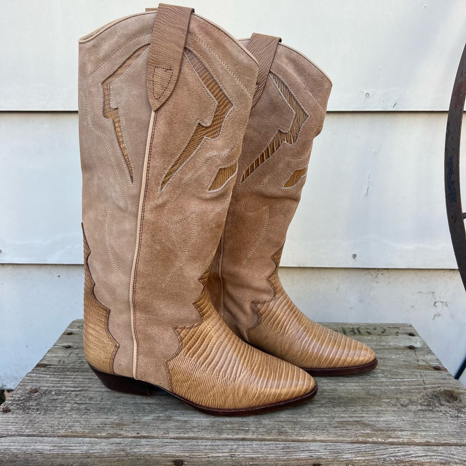 Vintage Chili's Brown Tan Teju Lizard Print Low Heel Shoes Riding Boots 6 in Beige, Women's
