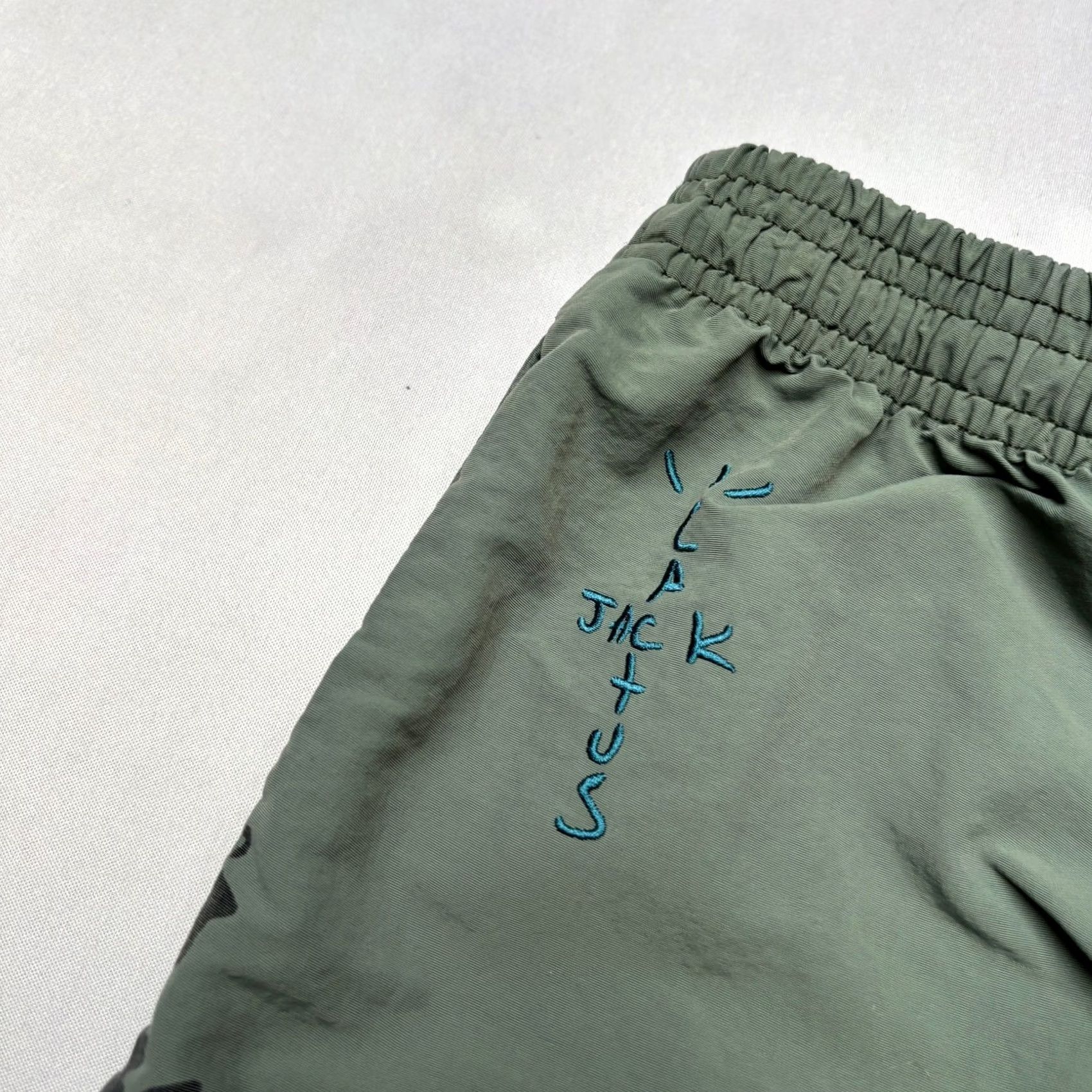 Travis Scott Travis Scott Cactus Jack Shorts Men's 2XL Multicolor Size US 39 - 5 Thumbnail