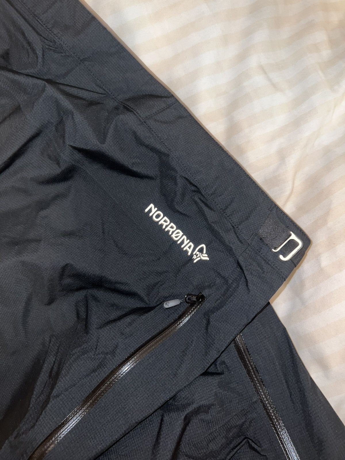 Norrona Falketind GORE-TEX Pants Size US 34 / EU 50 - 2 Thumbnail