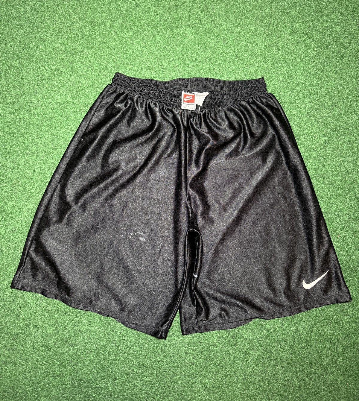 Nike Nike Vintage Black 90s Drawstring Gym Basketball Lrg Shorts Size US 30 / EU 46 - 1 Thumbnail
