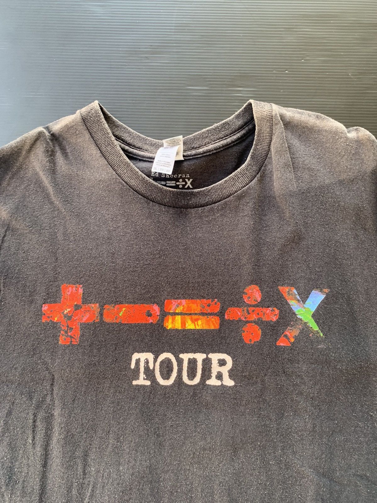 Band Tees Thrashed Faded Ed Sheran Tour Tshirt Melbourne Australi Size US XXL / EU 58 / 5 - 4 Thumbnail