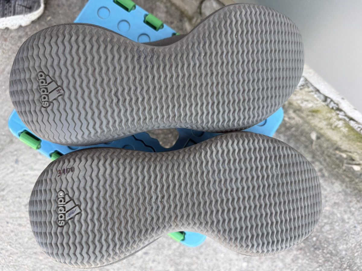 Yeezy Aidas Yezzy Knit Runner Sneaker Size US 9.5 / EU 42-43 - 8 Thumbnail
