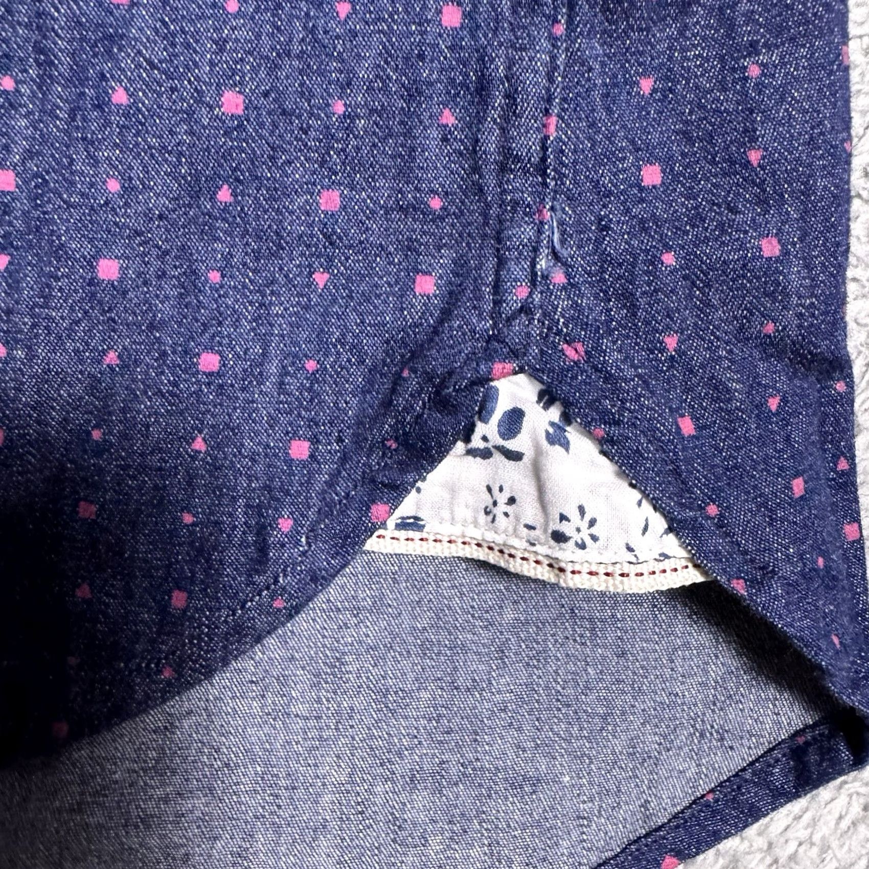 Vintage 7 Diamonds Shirt Mens 2XL Chambray Denim 4 Way Stretch Geometric Button-Up Short Sleeve Collared Modern Casual Sportwear Navy Blue Mens Size US XXL / EU 58 / 5 - 7 Thumbnail