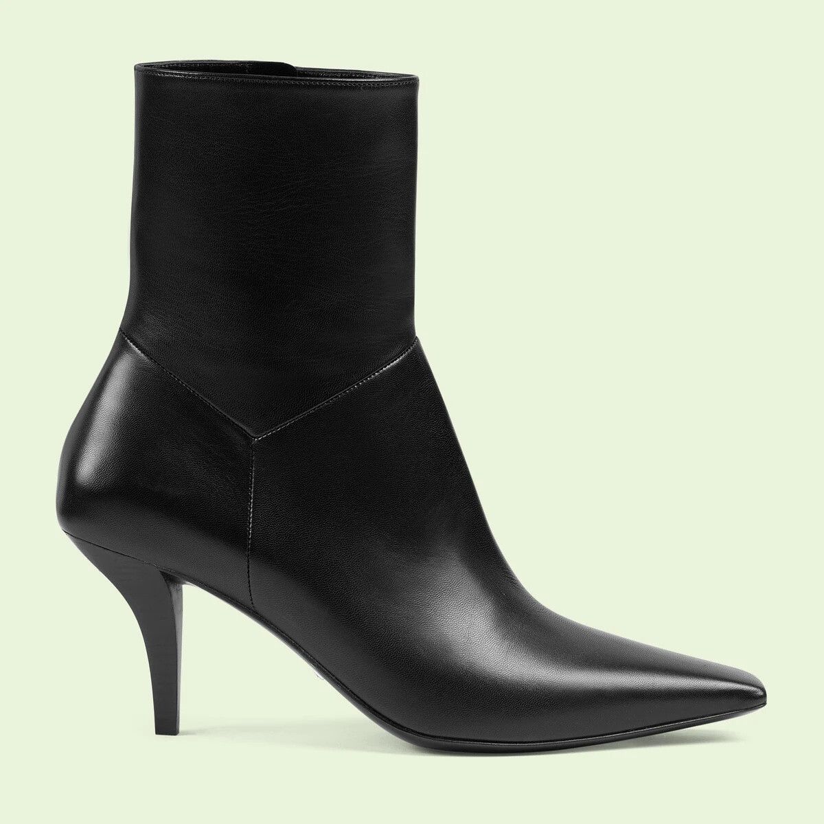 o1s1wg110125 Leather Boots in Black