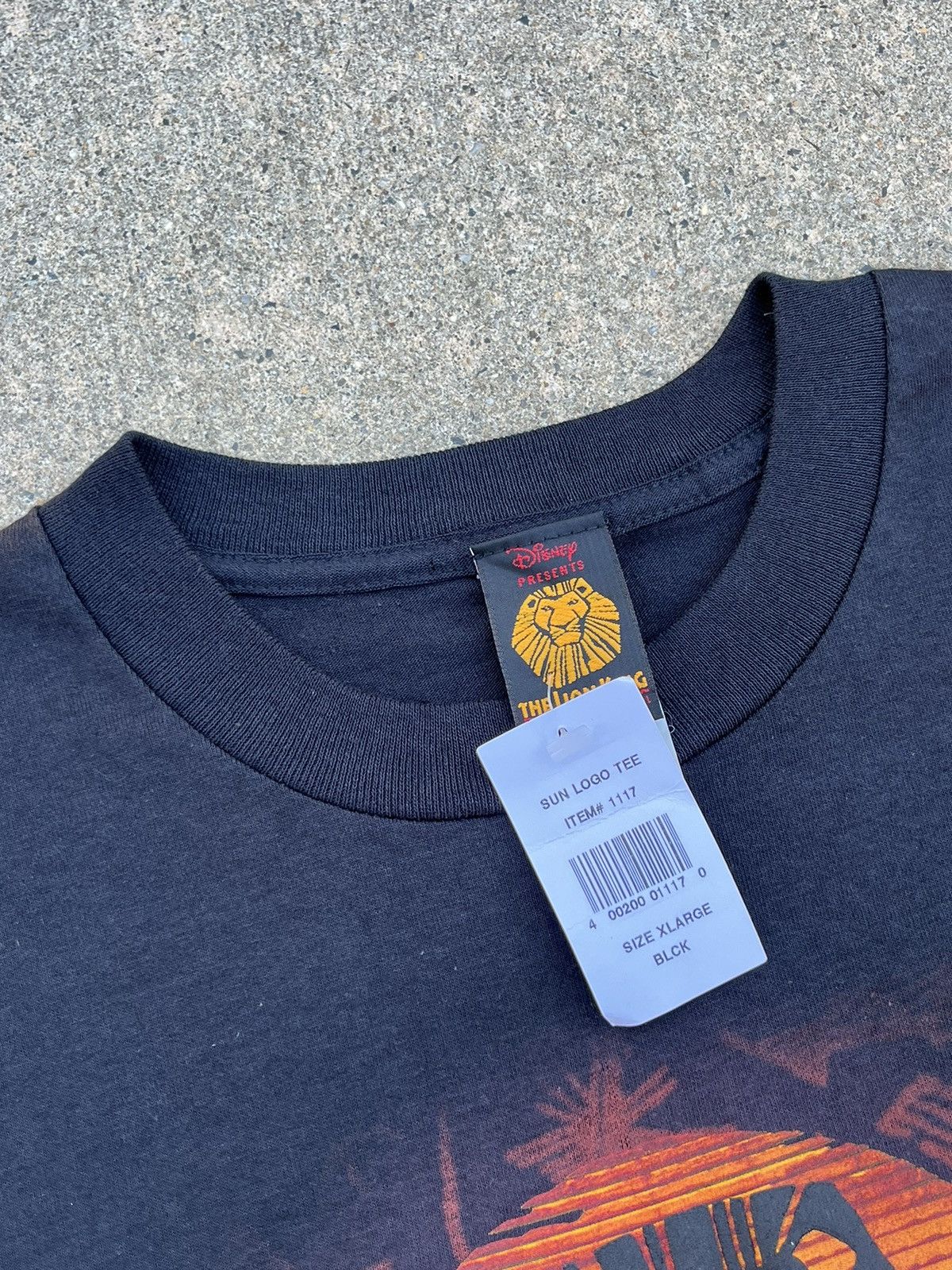 Disney VINTAGE 00’S THE LION KING MUSICAL DISNEY PRESENTS T-SHIRT Size US XL / EU 56 / 4 - 7 Thumbnail