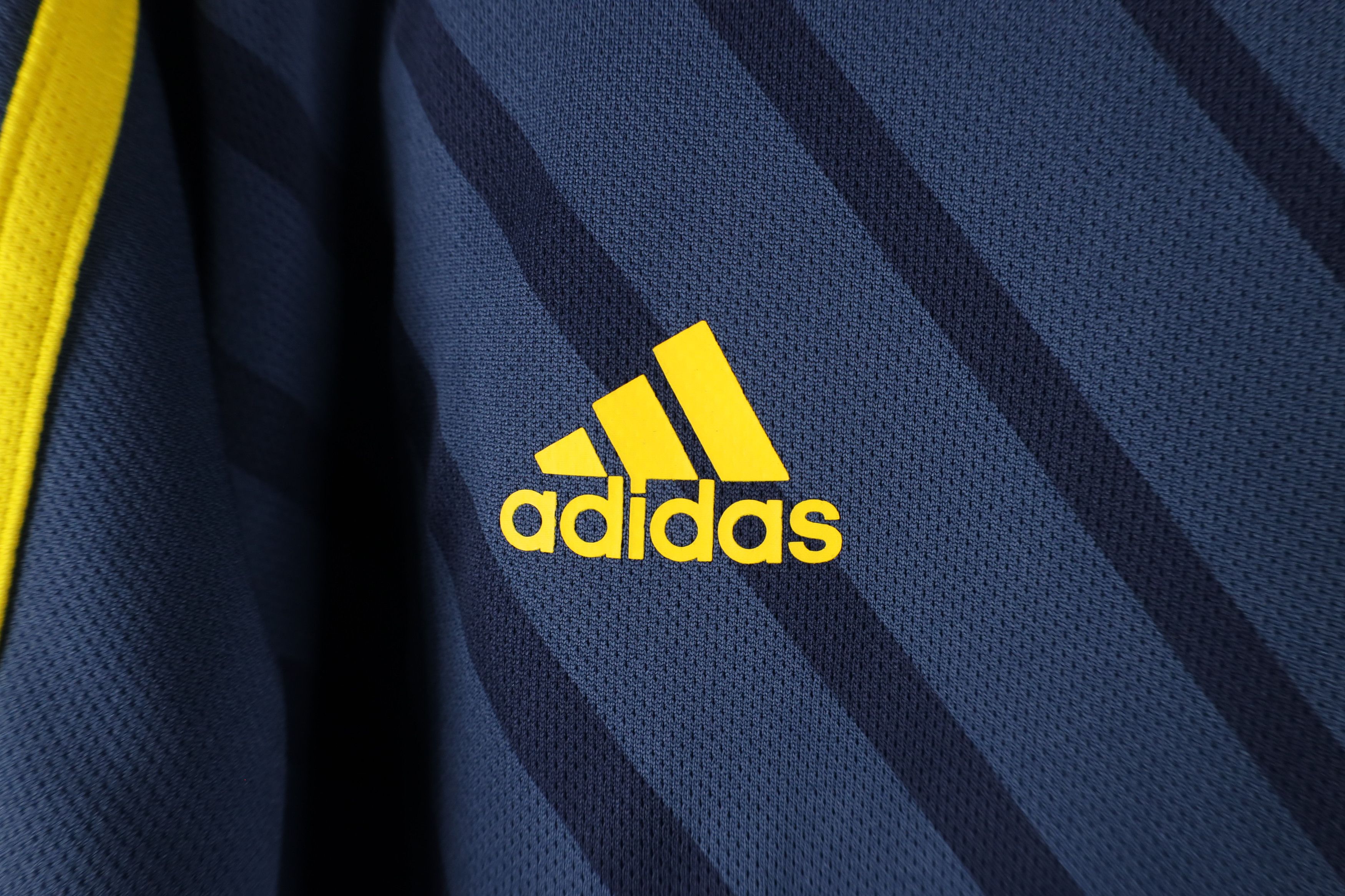 Adidas × Vintage Adidas Boston Marathon Striped Short Sleeve Running T-Shirt Size L / US 10 / IT 46 - 5 Thumbnail