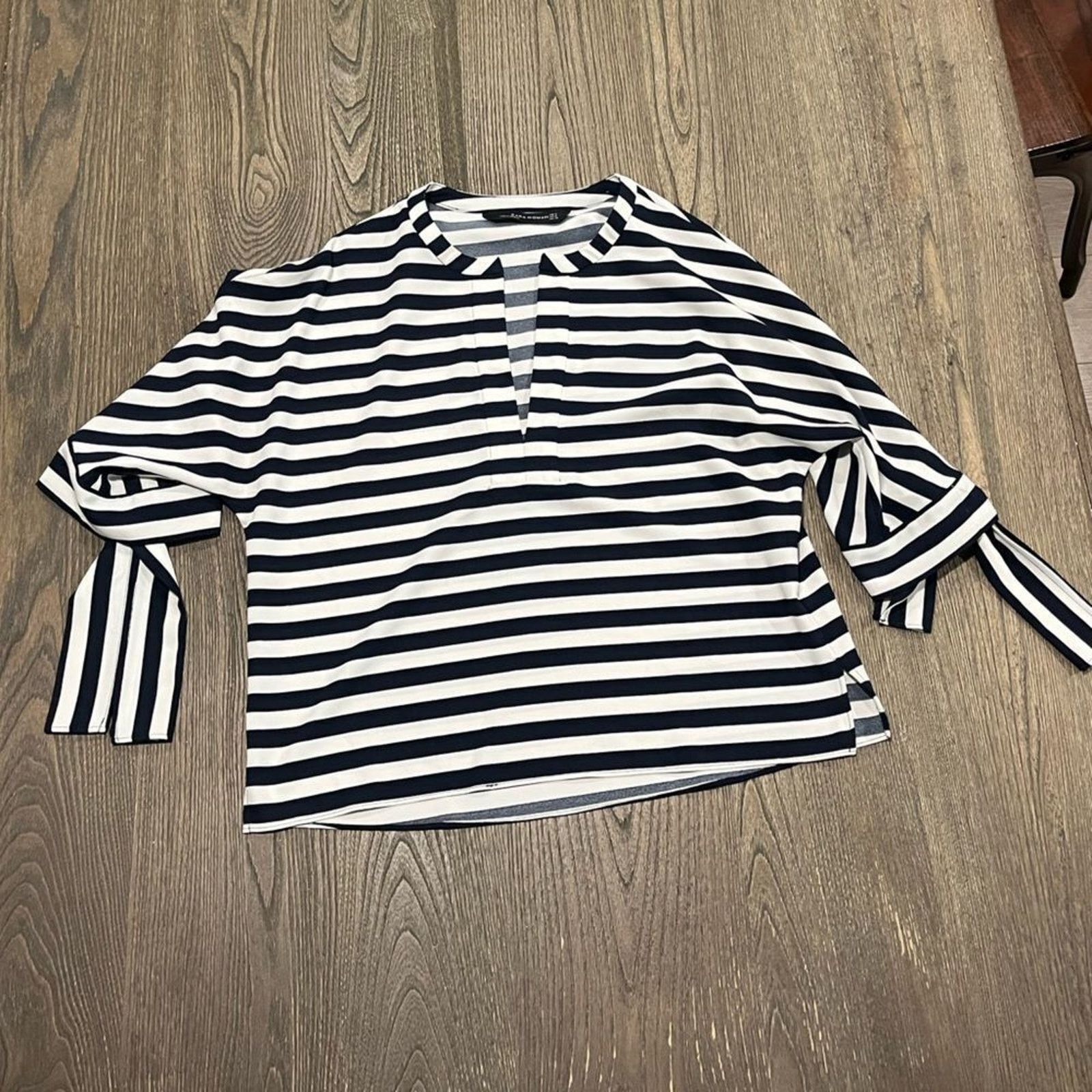 Zara Zara Blouse Viscose Top Striped Bow Notch Neckline Blue M Size M / US 6-8 / IT 42-44 - 1 Thumbnail