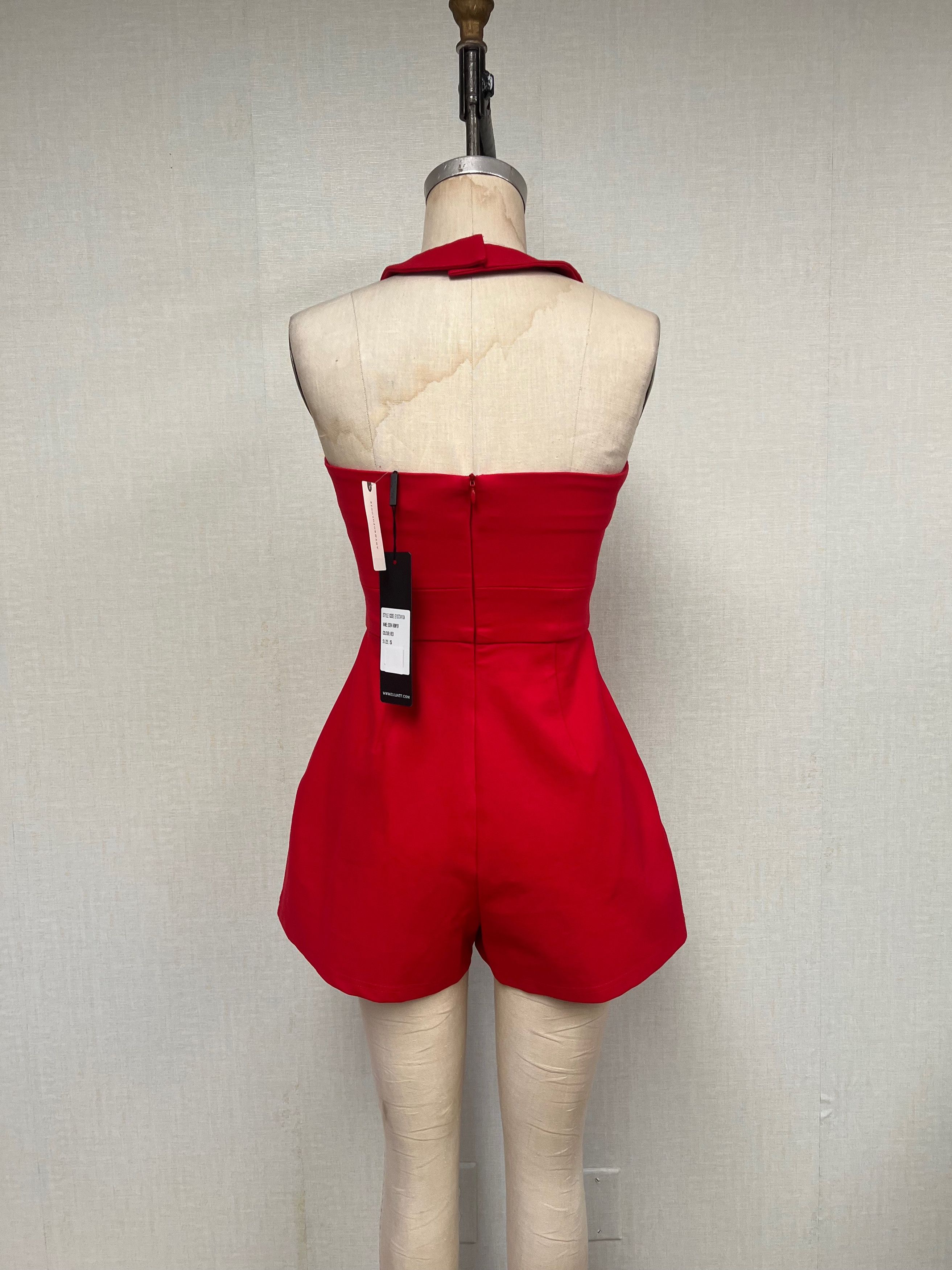ELLIATT NWT Elliatt $218 Red Sweetheart Cut Out Halter Romper Small Size 27" / US 4 / IT 40 - 3 Thumbnail
