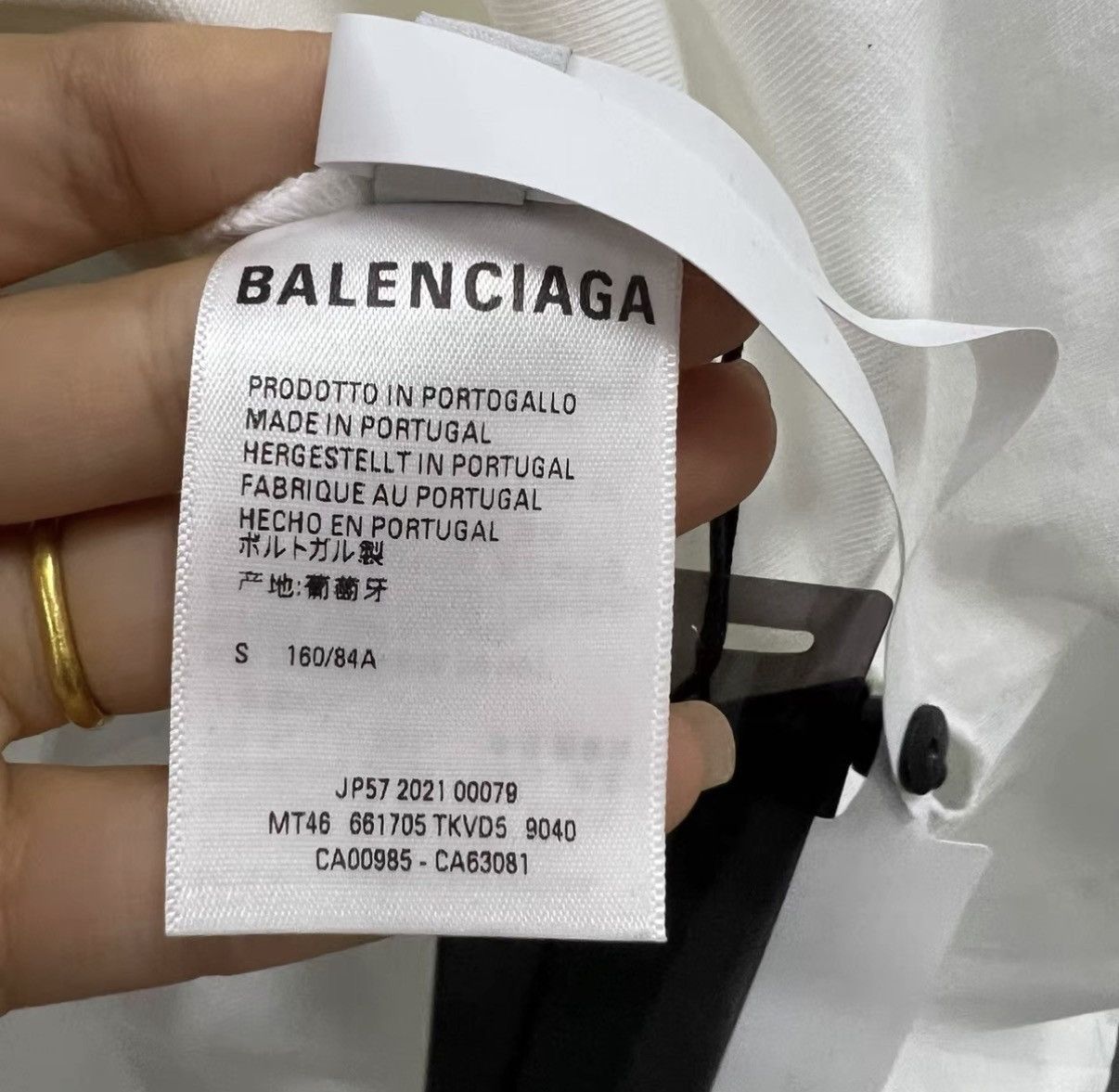 Balenciaga Balenciaga White Blurred Logo Short Sleeve Tee J41 Size US S / EU 44-46 / 1 - 5 Thumbnail