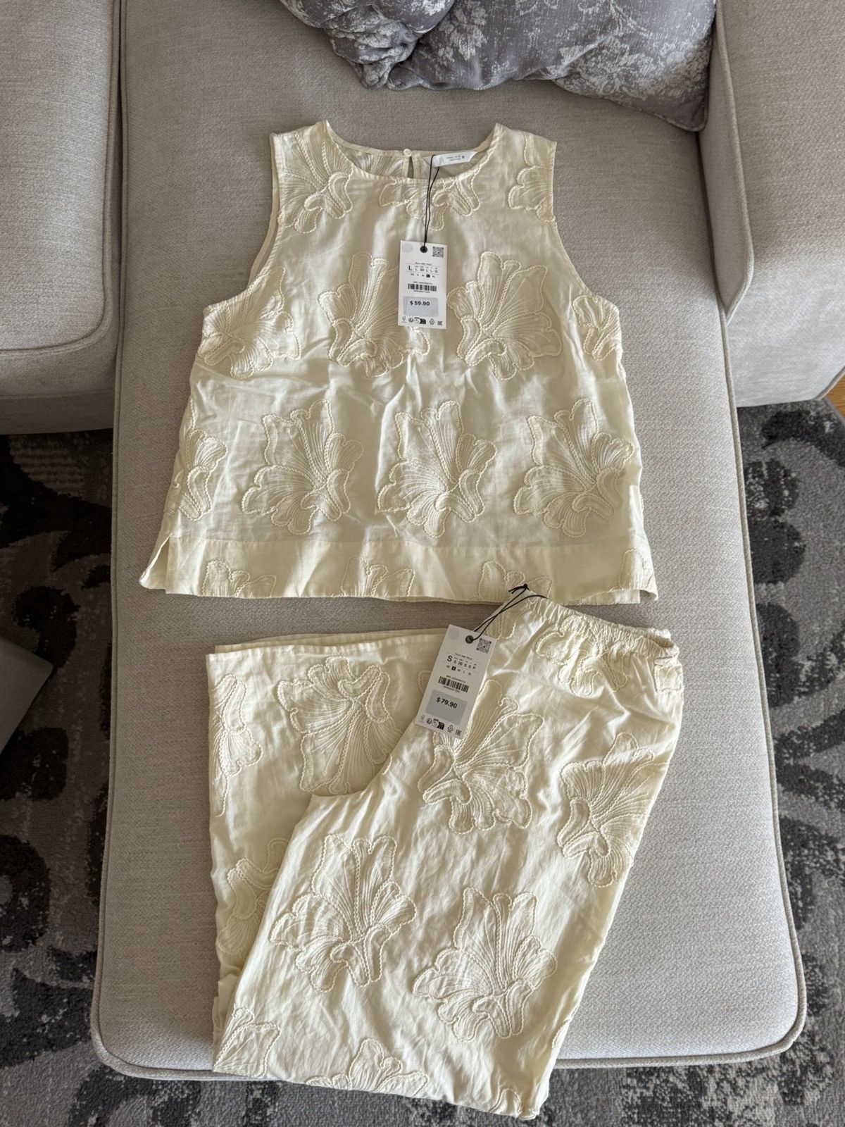 Zara New trouser suit from Zara Size 27" / US 4 / IT 40 - 1 Thumbnail