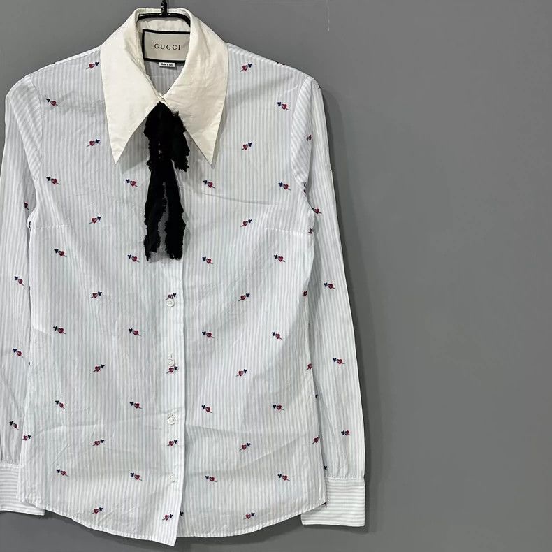 Gucci Gucci Size 38 Heart-printed shirt 2502-Nextarrow Size US S / EU 44-46 / 1 - 2 Thumbnail