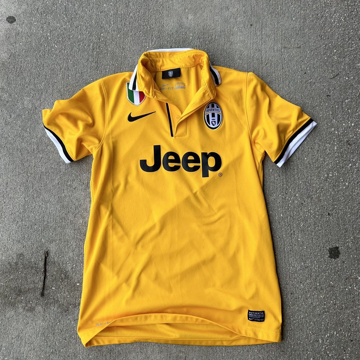 image of 2013 Juventus X Nike Yellow Soccer Jersey, Men's (Size Small)