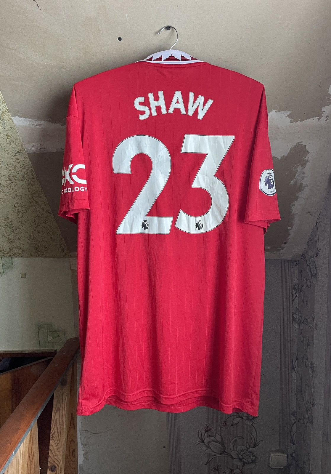 Adidas Manchester United Adidas 2022/23 Home Luke Shaw Jersey Shirt Size US XL / EU 56 / 4 - 12 Thumbnail