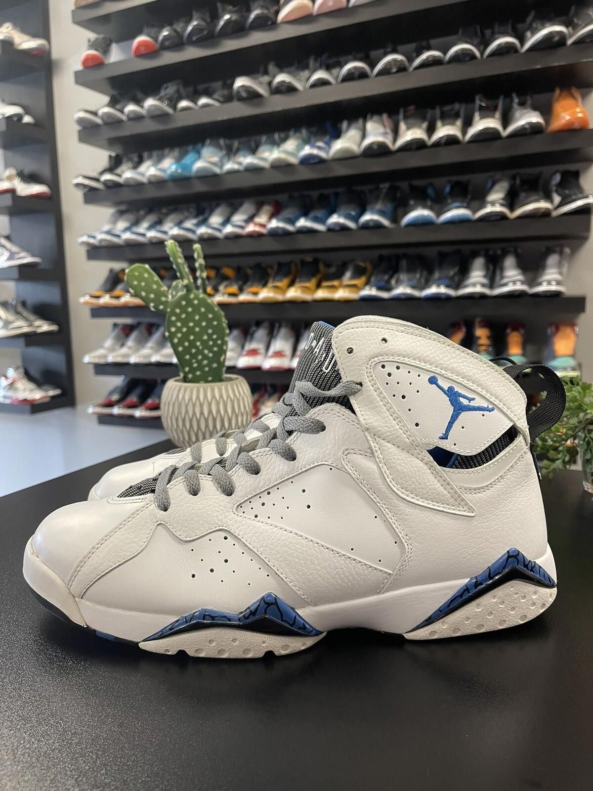 Jordan Brand Size 10.5 - Jordan 7 Retro DMP Orlando Magic White/Blue 2009 Size US 10.5 / EU 43-44 - 1 Thumbnail