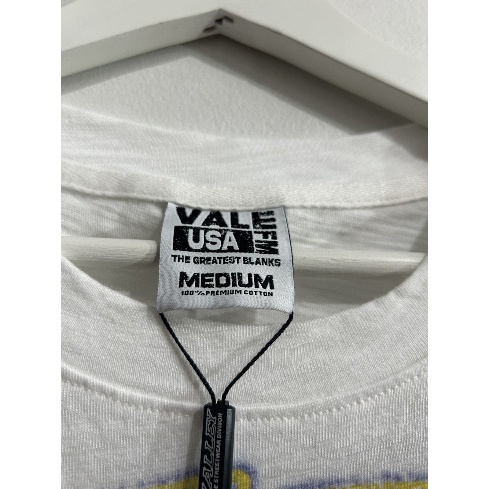 Vale VALE FOREVER FUTBALL TEE WHITE SIZE MEDIUM NEW Size US M / EU 48-50 / 2 - 5 Thumbnail
